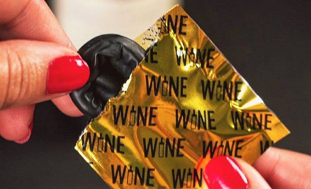 Gadget Wine - wine-condom