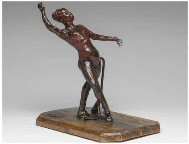 Degas dancer-with-tambourine